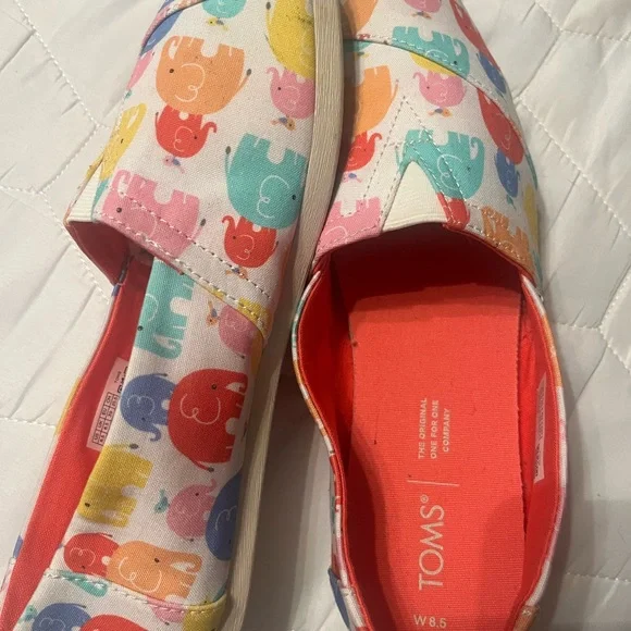 Toms Multicolor Elephant Print Flats - Picture 2 of 5